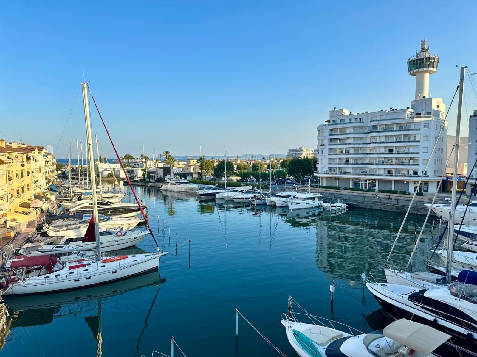 Apartamento Con Vistas A Mar Y Canal. Empuriabrava Luaran gambar